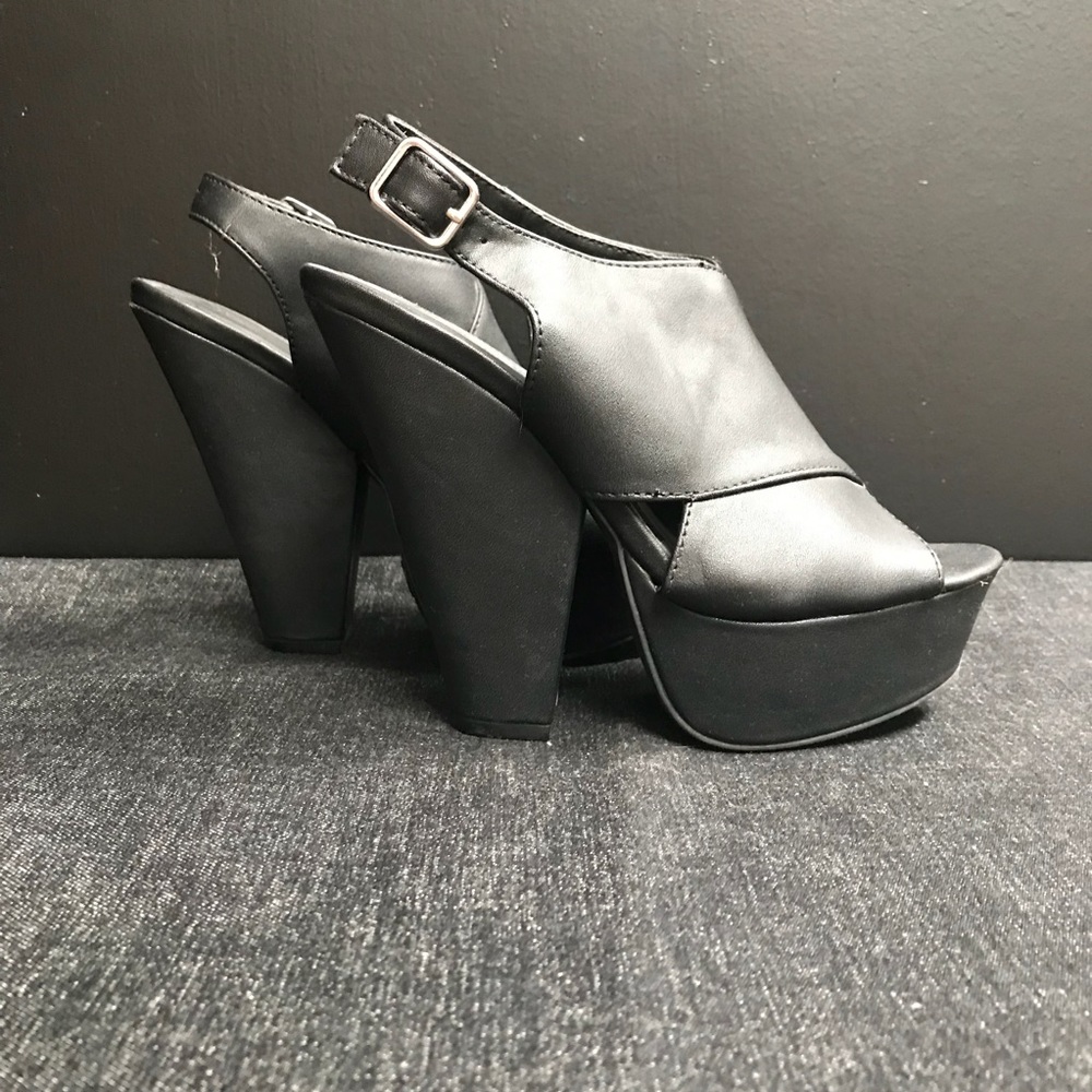 Mossimo Black Platform Sandals